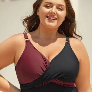 NEW BloomChic Maroon & Black Criss Cross Colorblock Bikini Top Size US 18 20